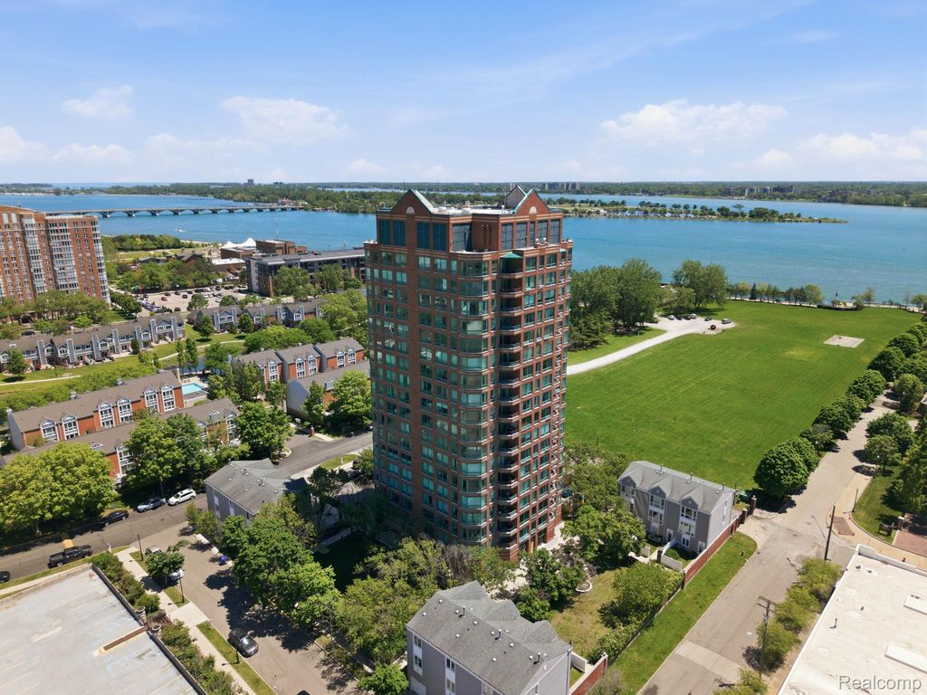 3320 Spinnaker Lane 7a, Detroit