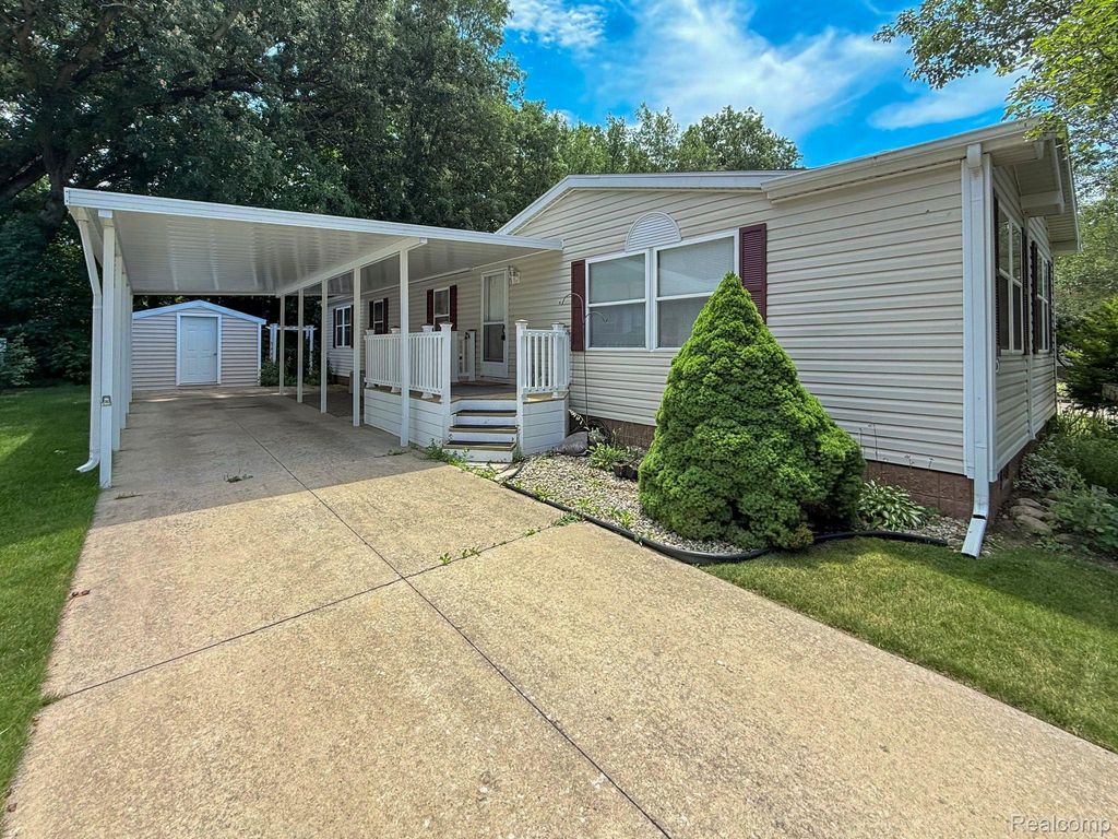 416 Raisin River Drive, Adrian city