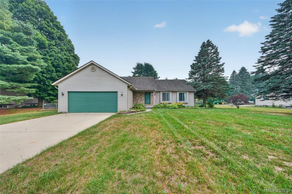 1705 Wild Cherry Lane, Mayfield township