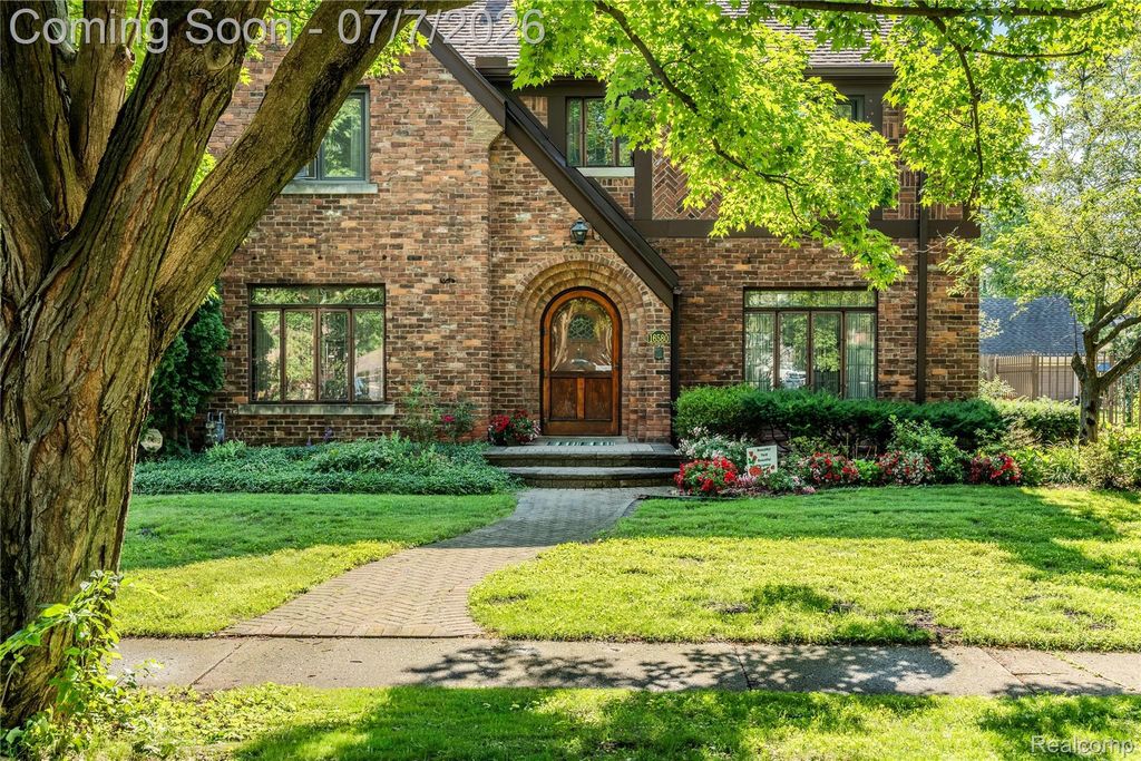 16580 Westmoreland Road, Detroit city