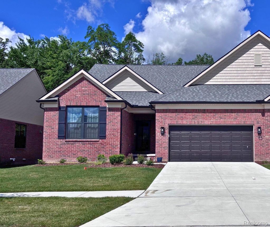 55789 Oak Pointe Drive, Shelby charter township