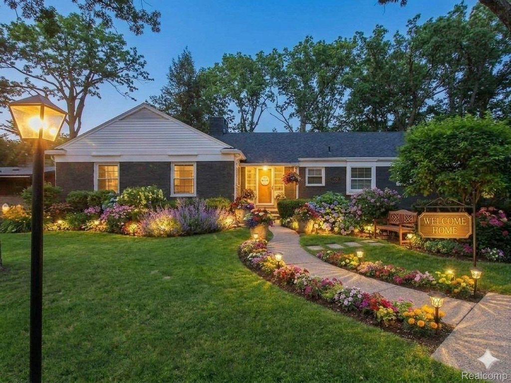 330 Cole Road, Monroe city