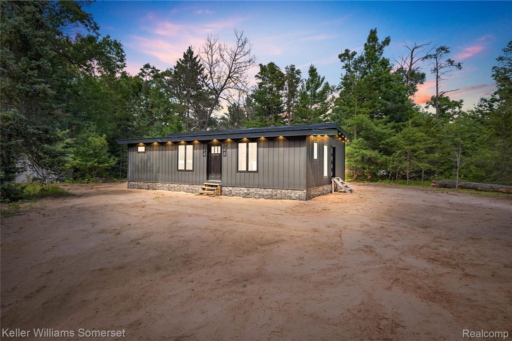 202 Antelope Trail, Denton township