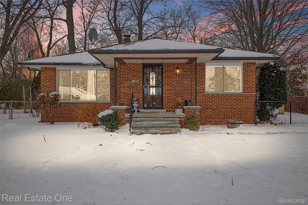 23835 Audrey Avenue, Warren city