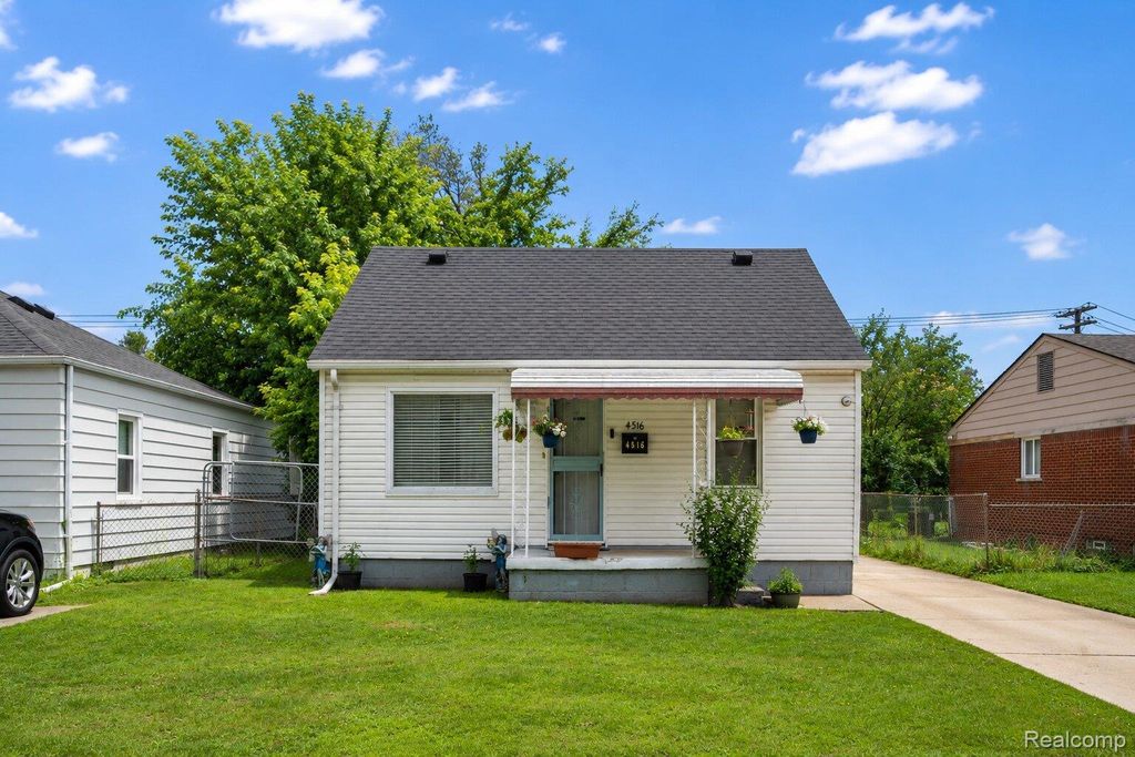 4516 Fleming Street, Dearborn Heights city
