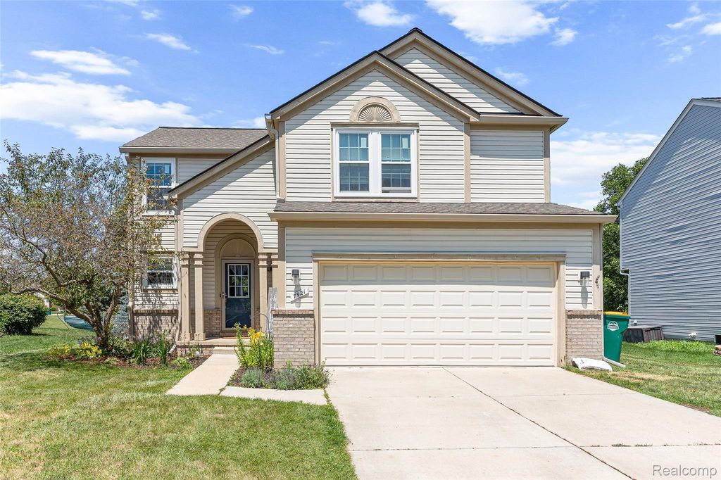 7921 Mallard Way, York charter township