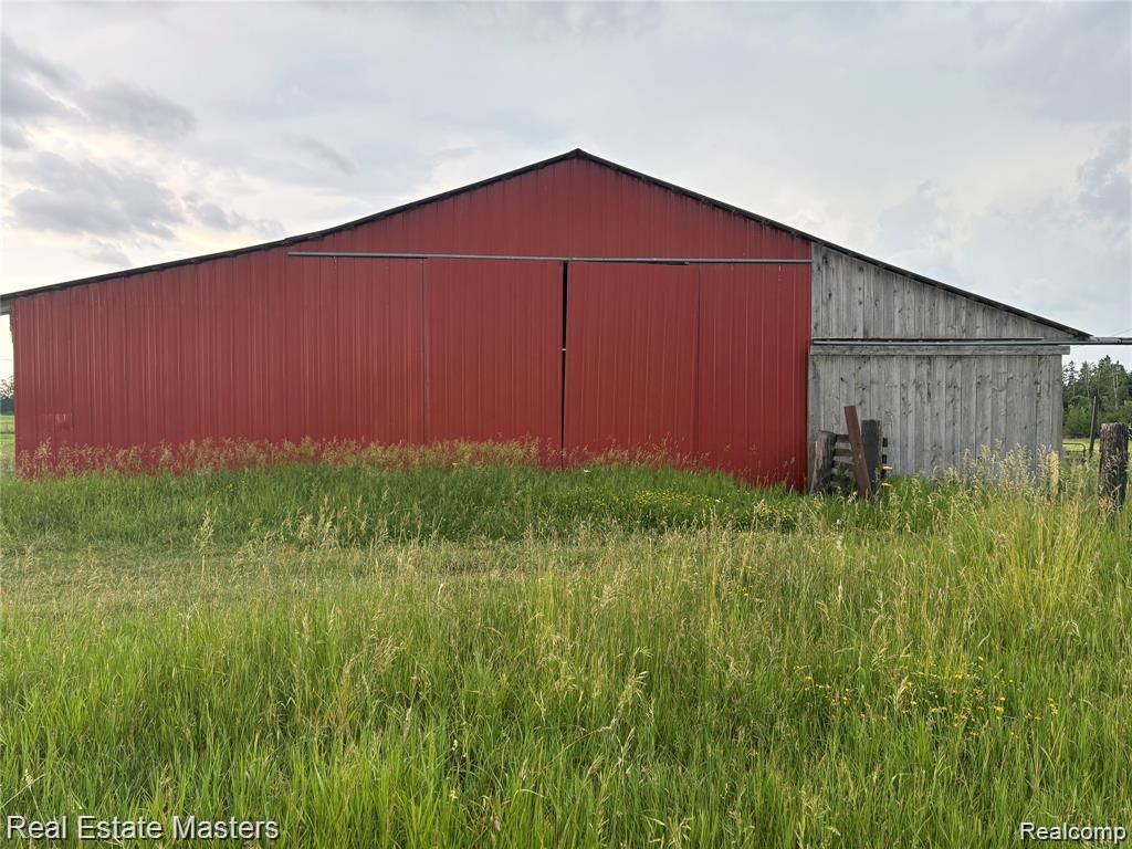 300 Hubert, Caledonia township