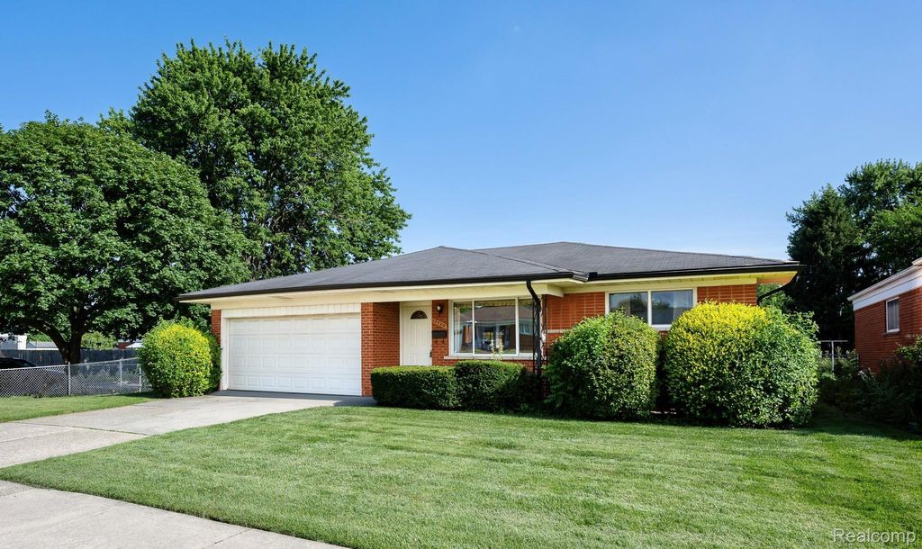 13256 Rosselo Avenue, Warren city