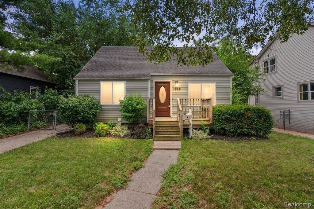 1657 W Troy Street, Ferndale city