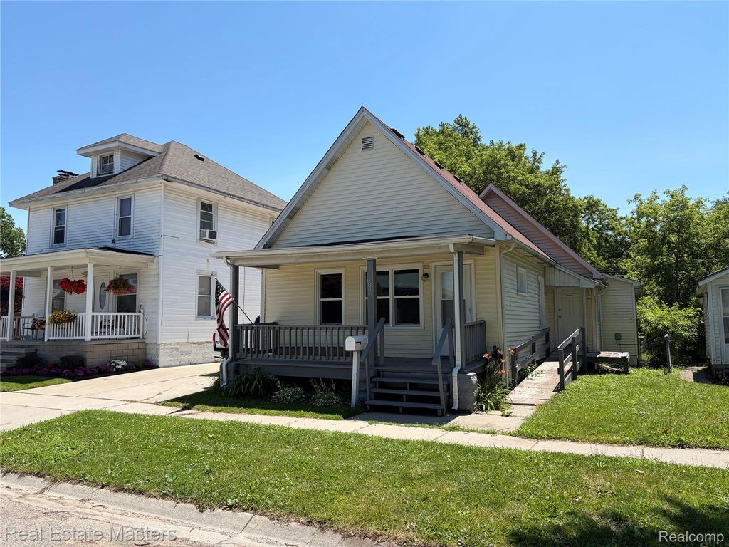 1016 Gillett Street, Port Huron city