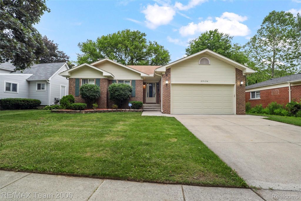 25134 Ann Arbor Trail, Dearborn Heights city