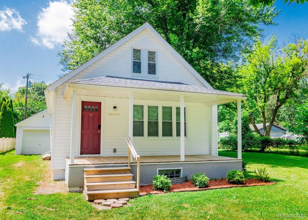25450 6th Street, Grosse Ile township