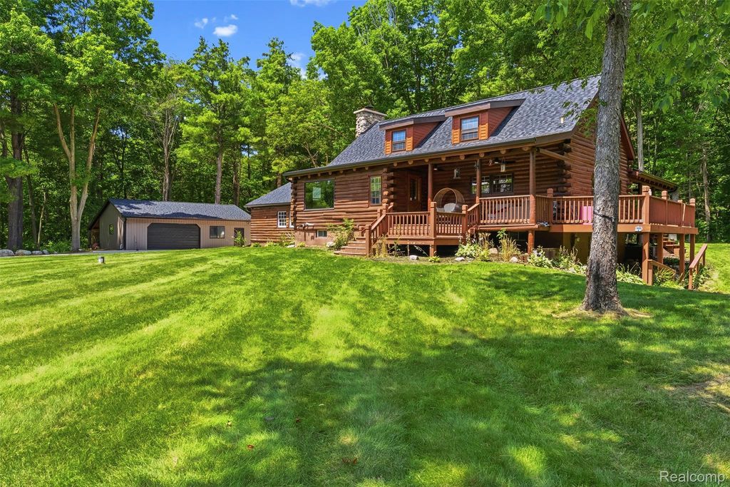3656 Stanley Road, Oregon township