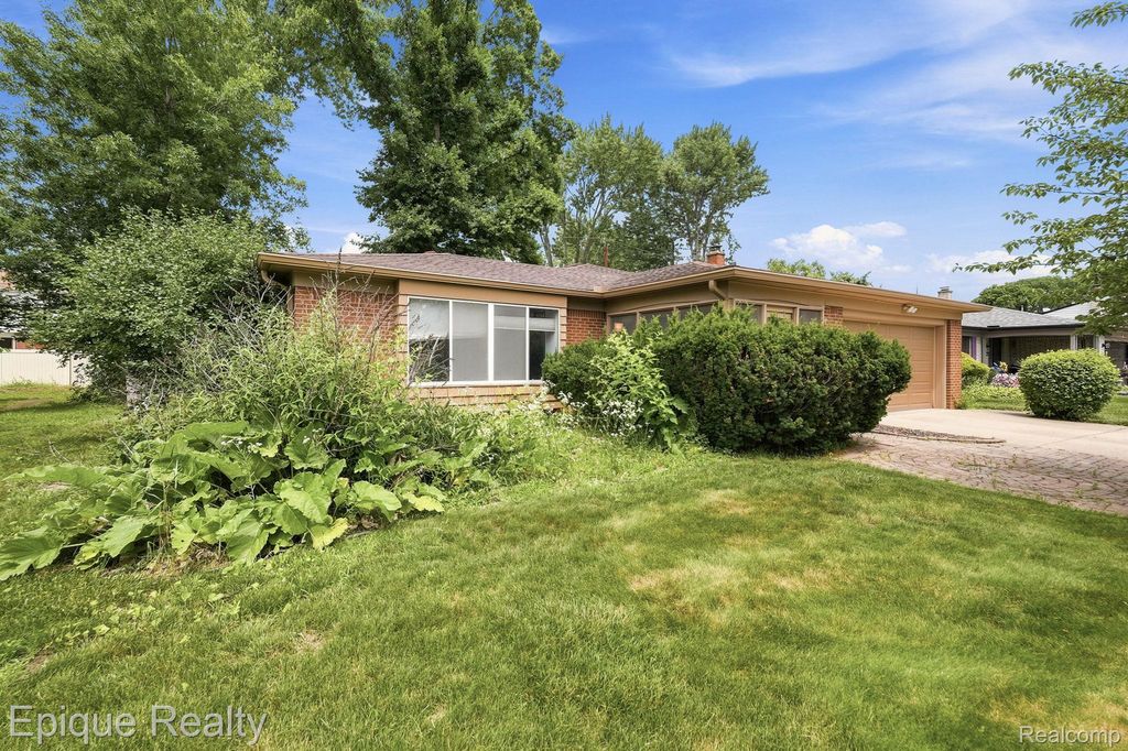 21810 Winchester Street, Southfield city