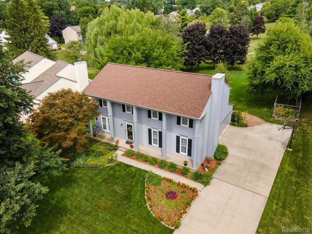 1952 Cedaredge Road, Rochester Hills city