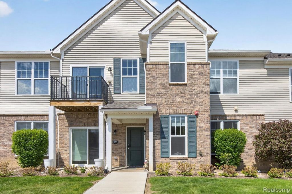 9789 Ridge Run Street, Hartland township