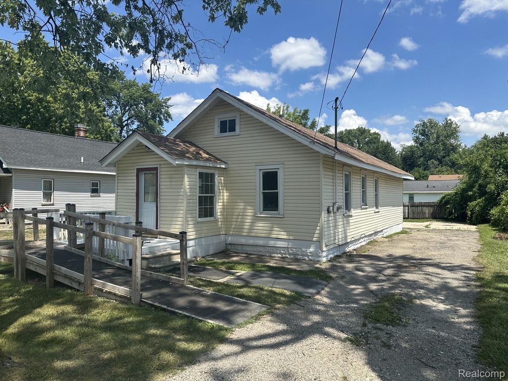 3241 Shaw Street, Burton city