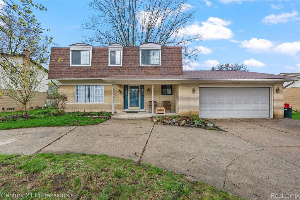 39349 Cadborough Drive, Clinton charter township