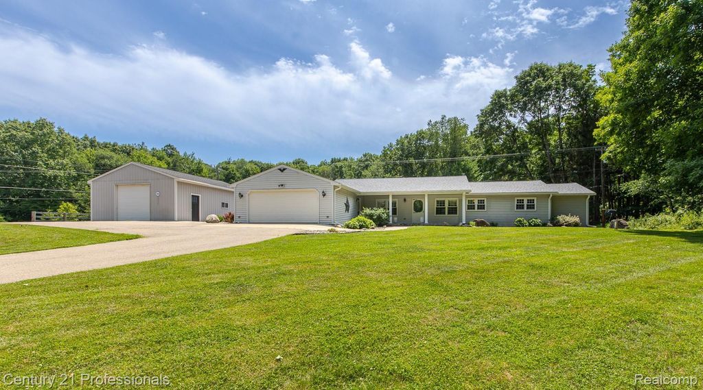 1790 Kent Road, Ortonville