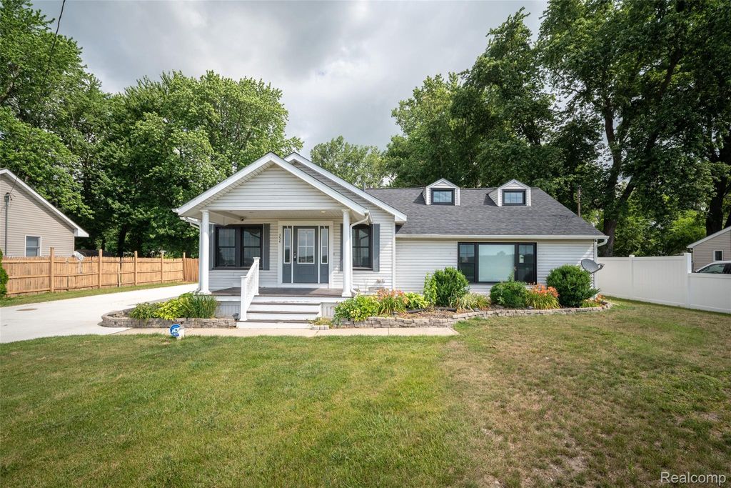 354 W Erie Road, Bedford township