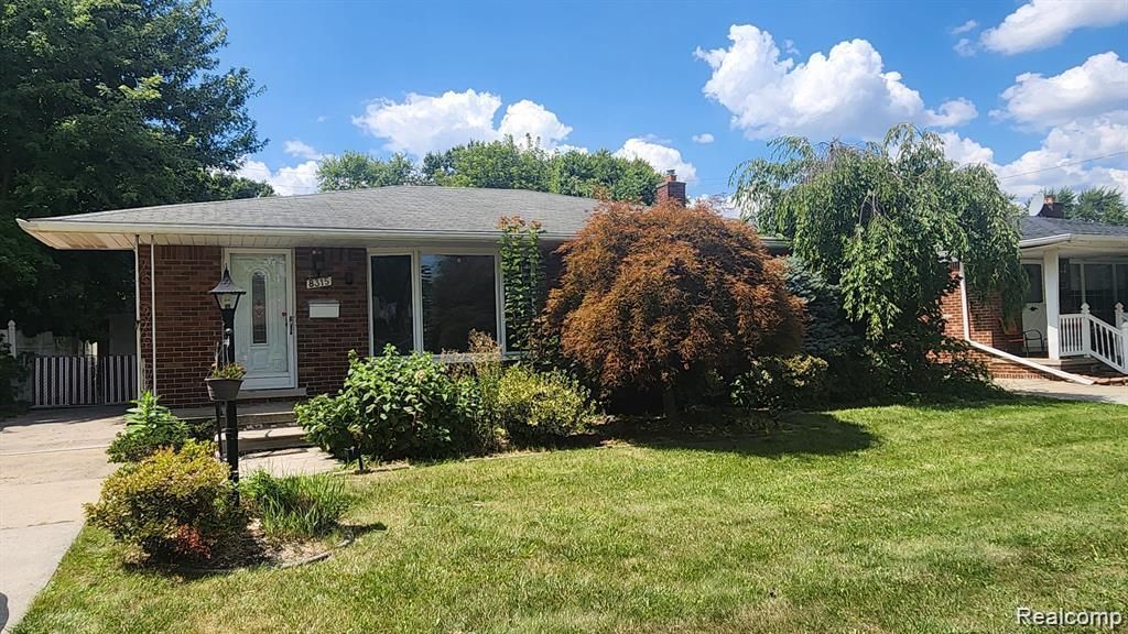 8315 Arnold Street, Dearborn Heights city
