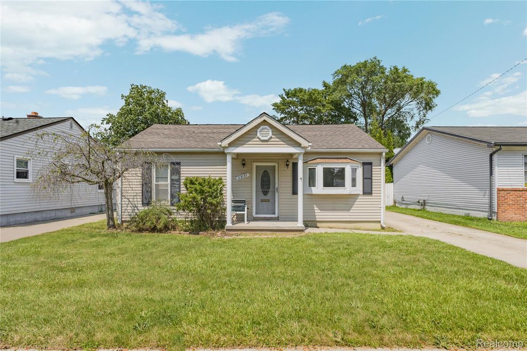 23137 E 13 Mile Road, St. Clair Shores city