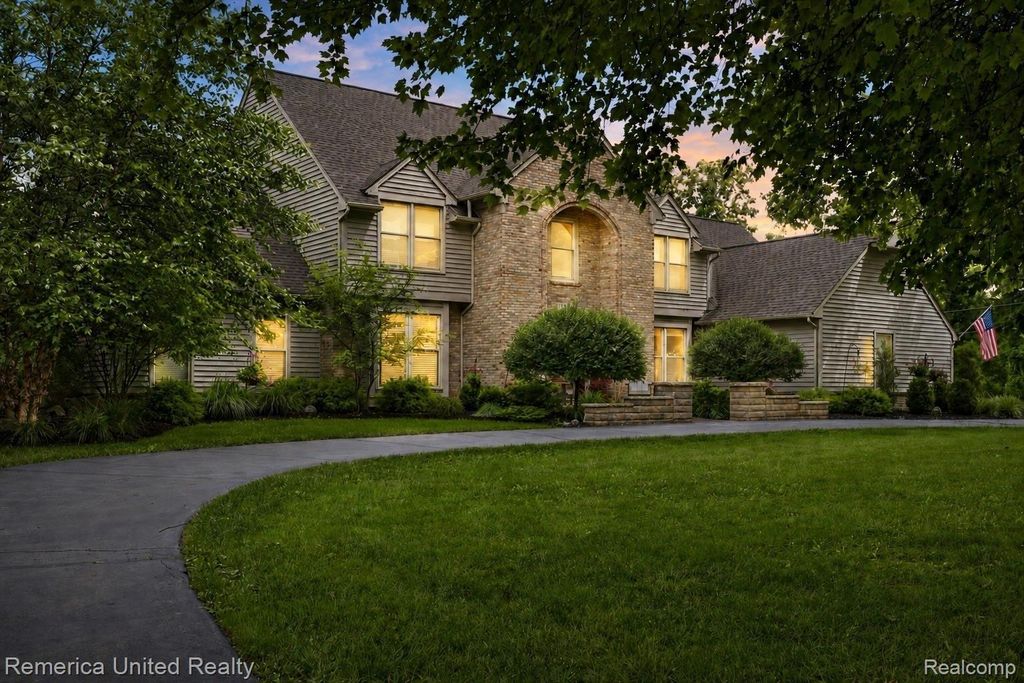 12825 Larkins Road, Brighton township