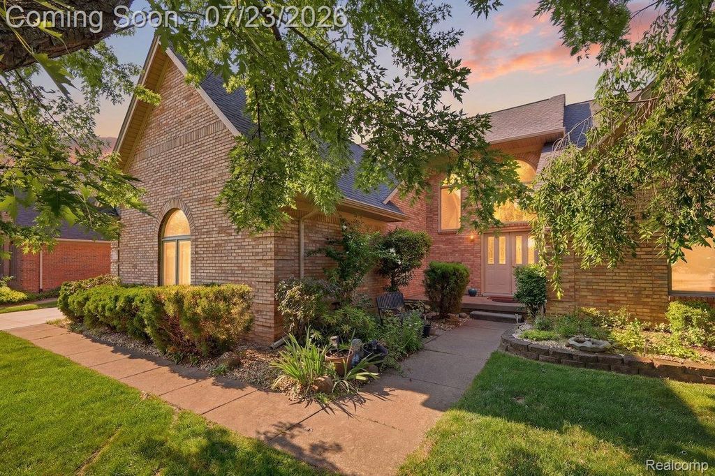 15127 Meadowfield Drive, Shelby charter township