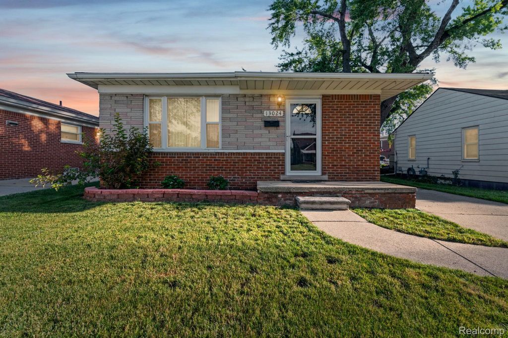 13024 Orange Street, Southgate city