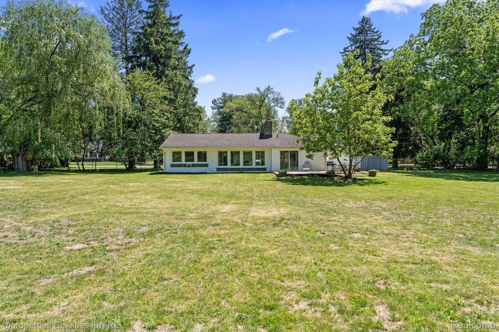 23456 Lee Baker Drive, Southfield city