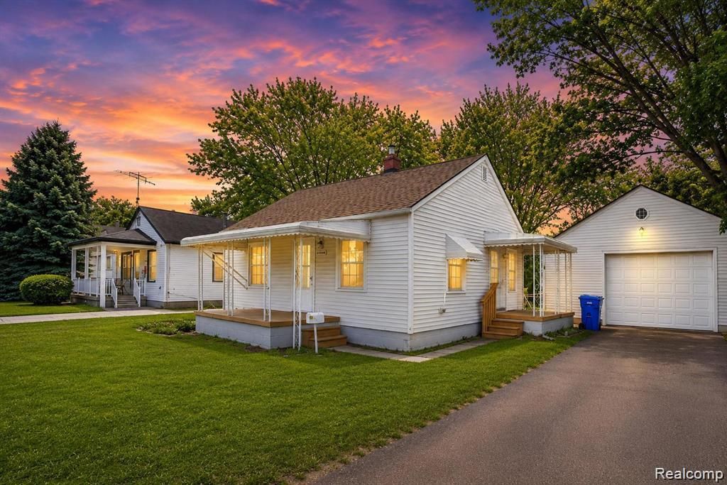 24895 Marigold Avenue, Warren city