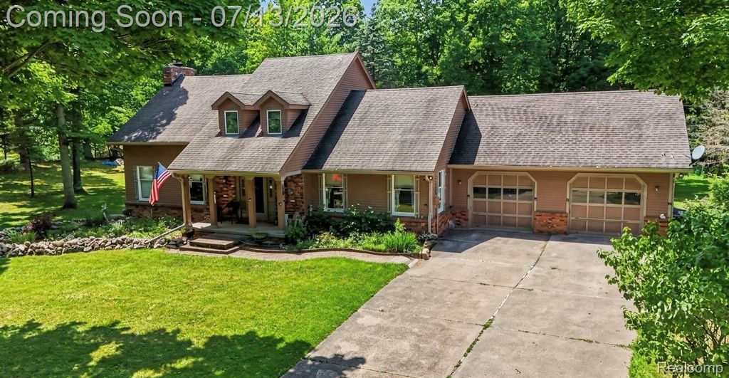 3284 Pratt Road, Hadley township