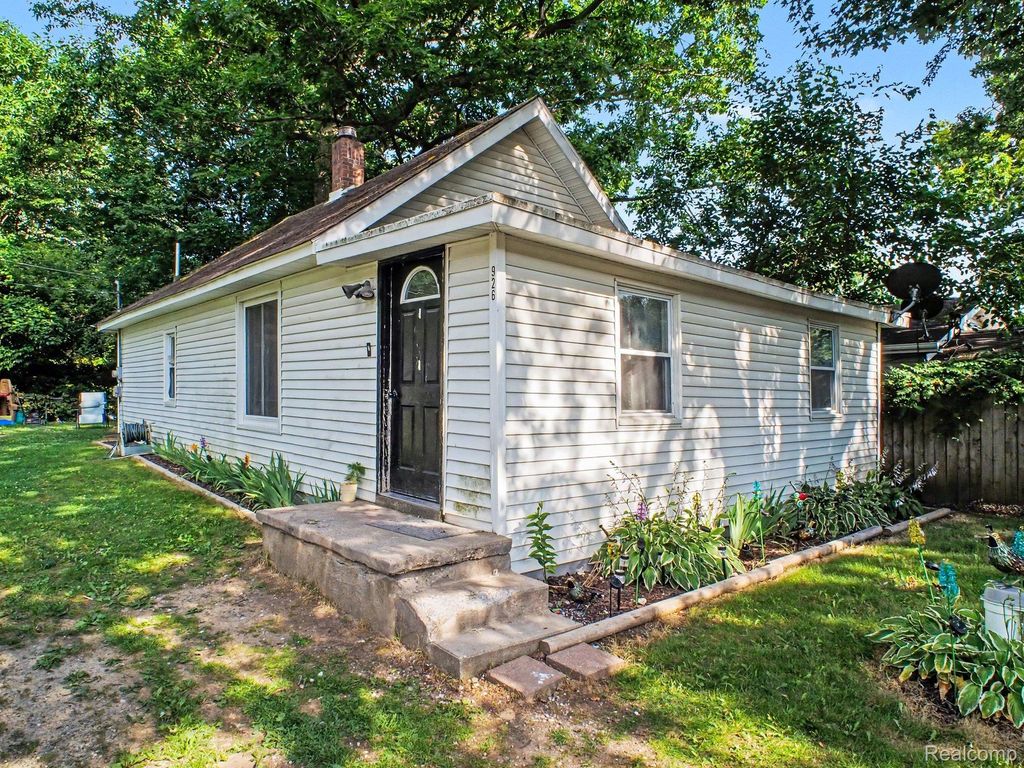 926 Martin Drive, Attica township