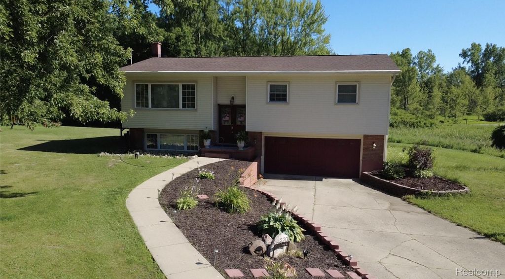 2201 Maple Grove Road, Rives township