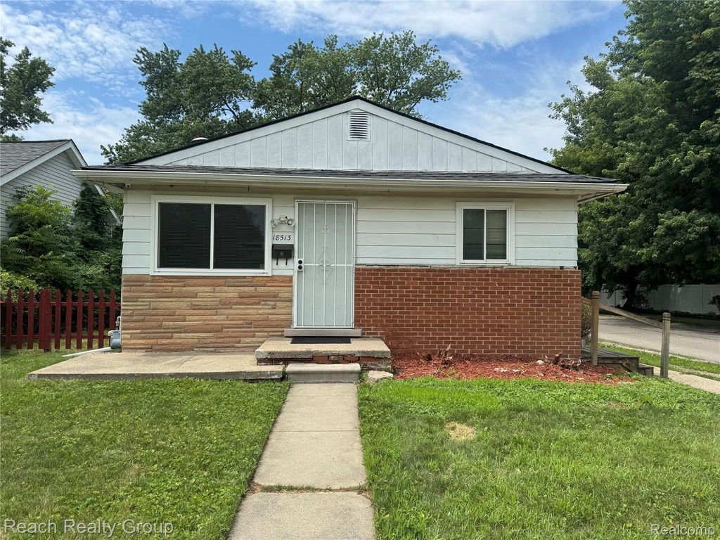 18513 Centralia, Redford charter township