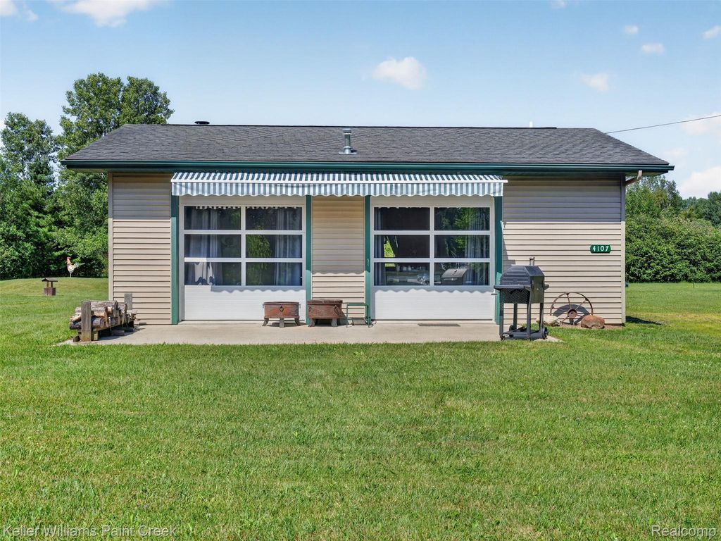 4107 Pine Street, Clement township