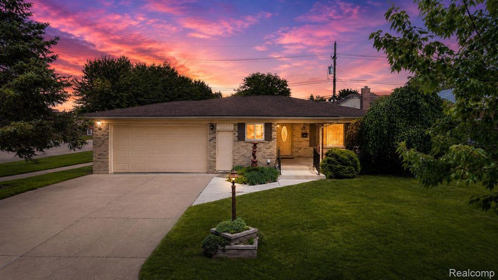 34398 Greentrees Road, Sterling Heights city
