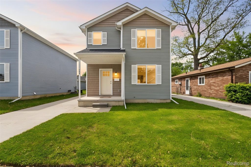 534 E Brickley Avenue, Hazel Park city