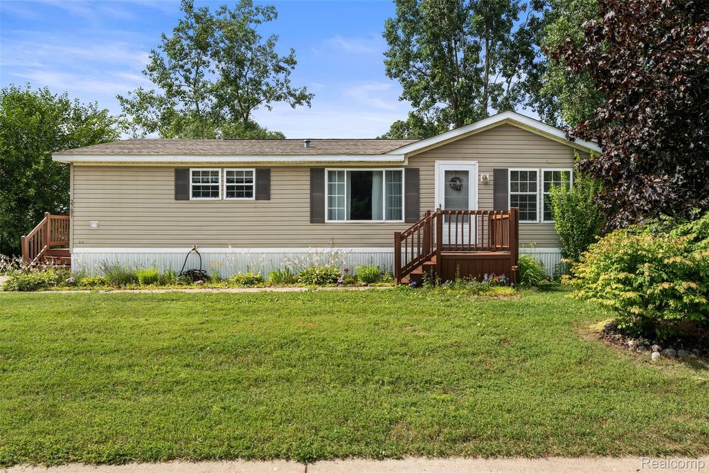 2785 Mulberry Dr, Village of Clarkston city