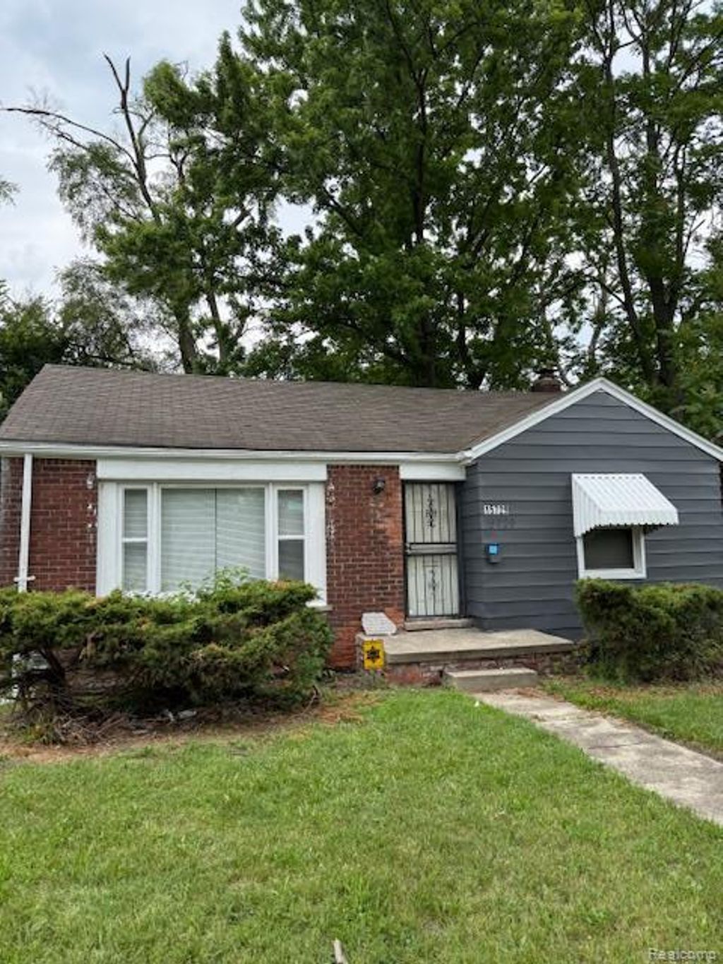 15729 Greenfield Road, Detroit city