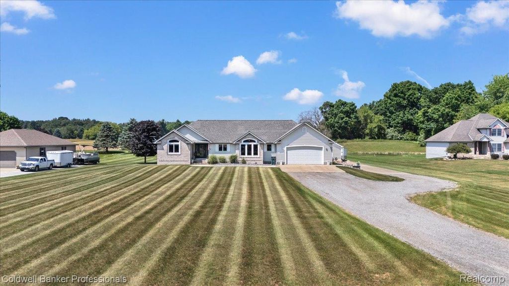 5554 Sandy Lane, Oregon township