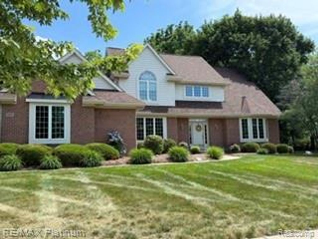 2008 Timberview Drive, Meridian charter township