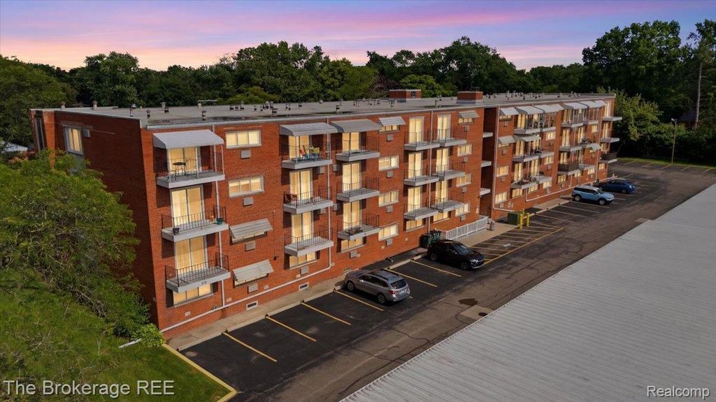 2820 Woods Lee Drive 310, Royal Oak city
