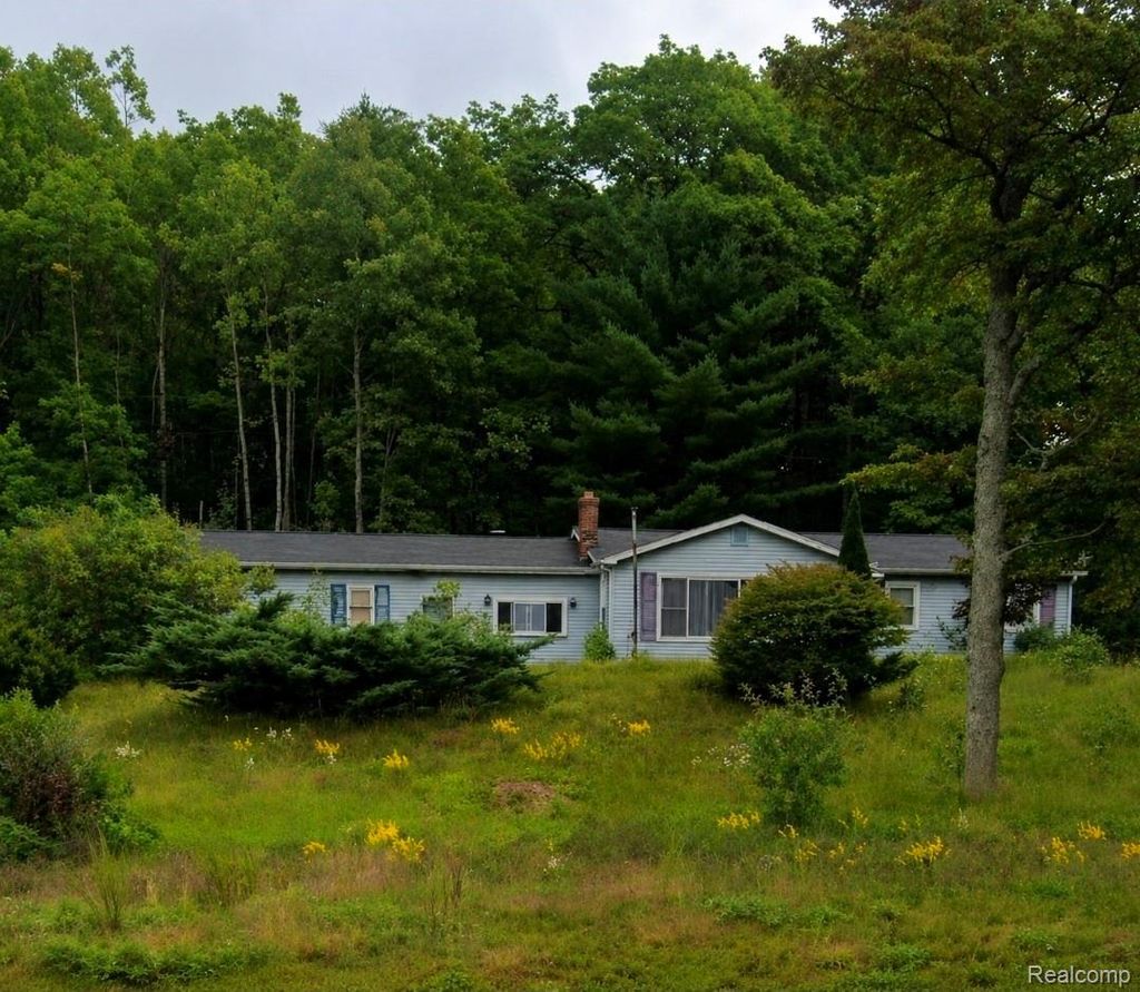 1930 N Mackinaw Trail, Cedar Creek township