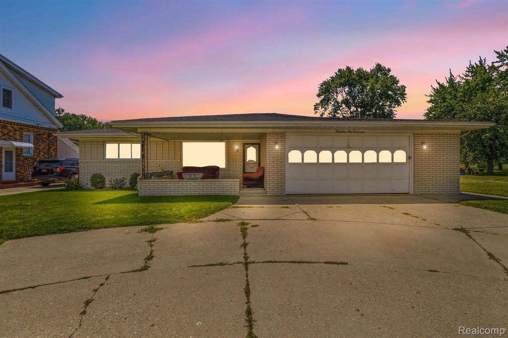 19100 Masonic Boulevard, Roseville city