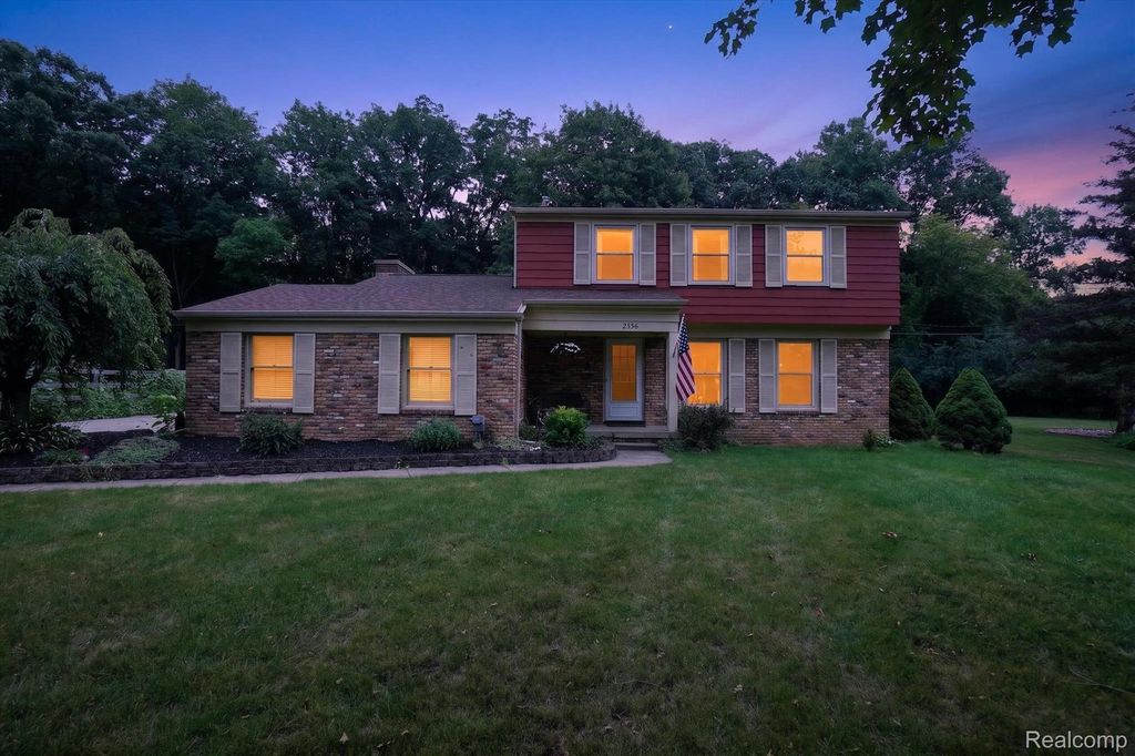 2356 Pineview Court, Flint charter township