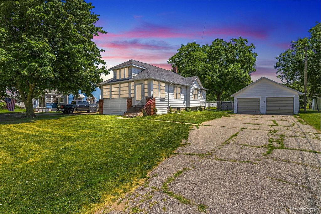 1709 Michigan Avenue, Portsmouth charter township
