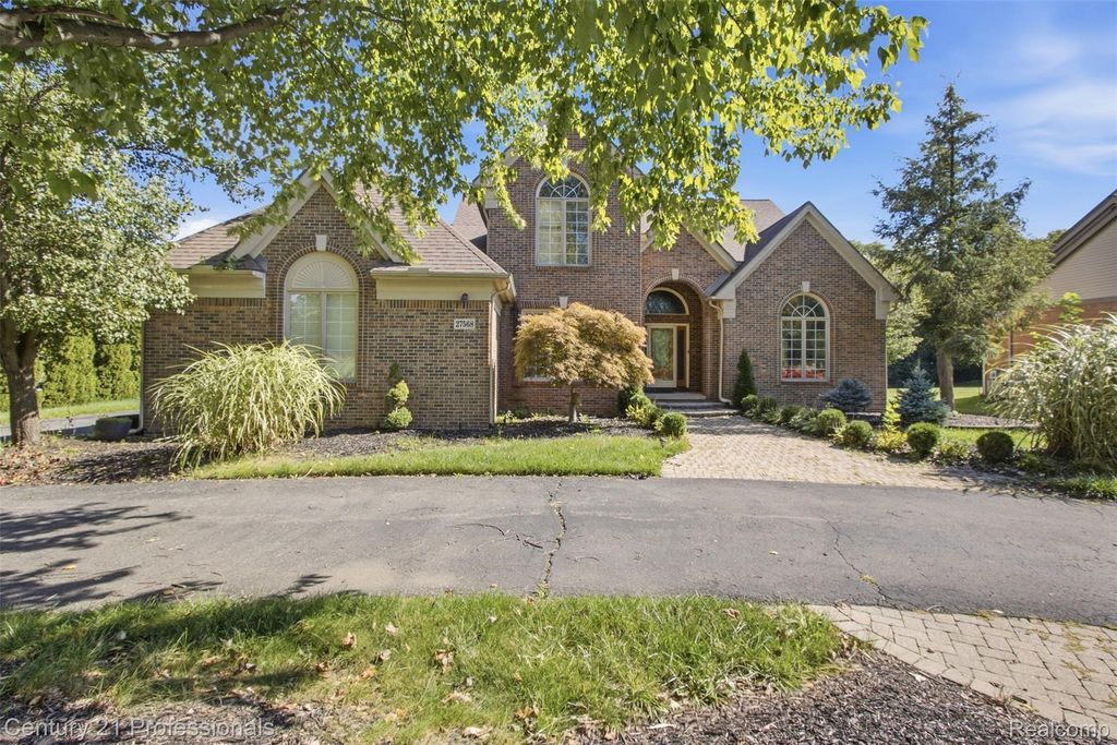 27568 Rainbow Circle, Lathrup Village city