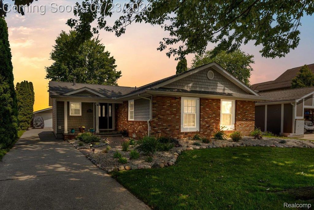 39510 Lakeshore Drive Drive, Harrison charter township
