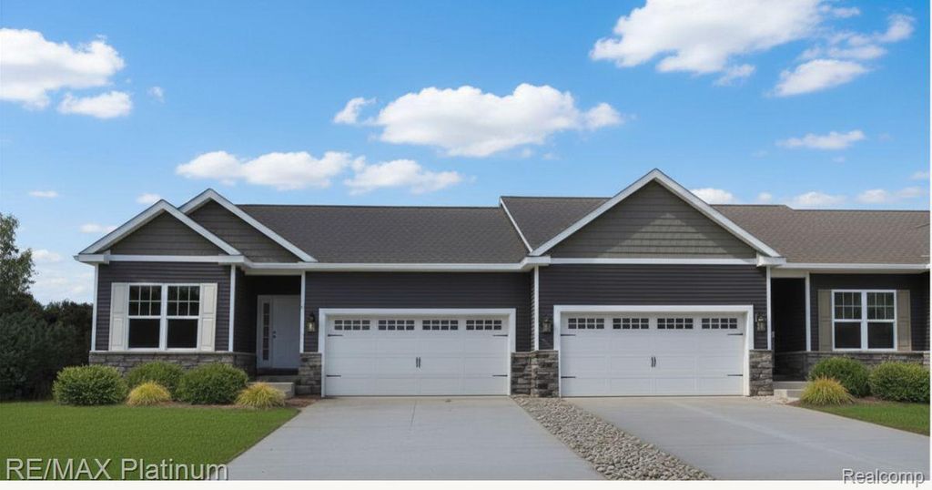 873 Oakwood Circle 28, Fenton city